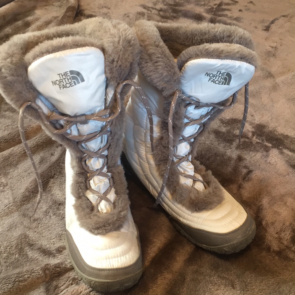North face Woman’s winter boots